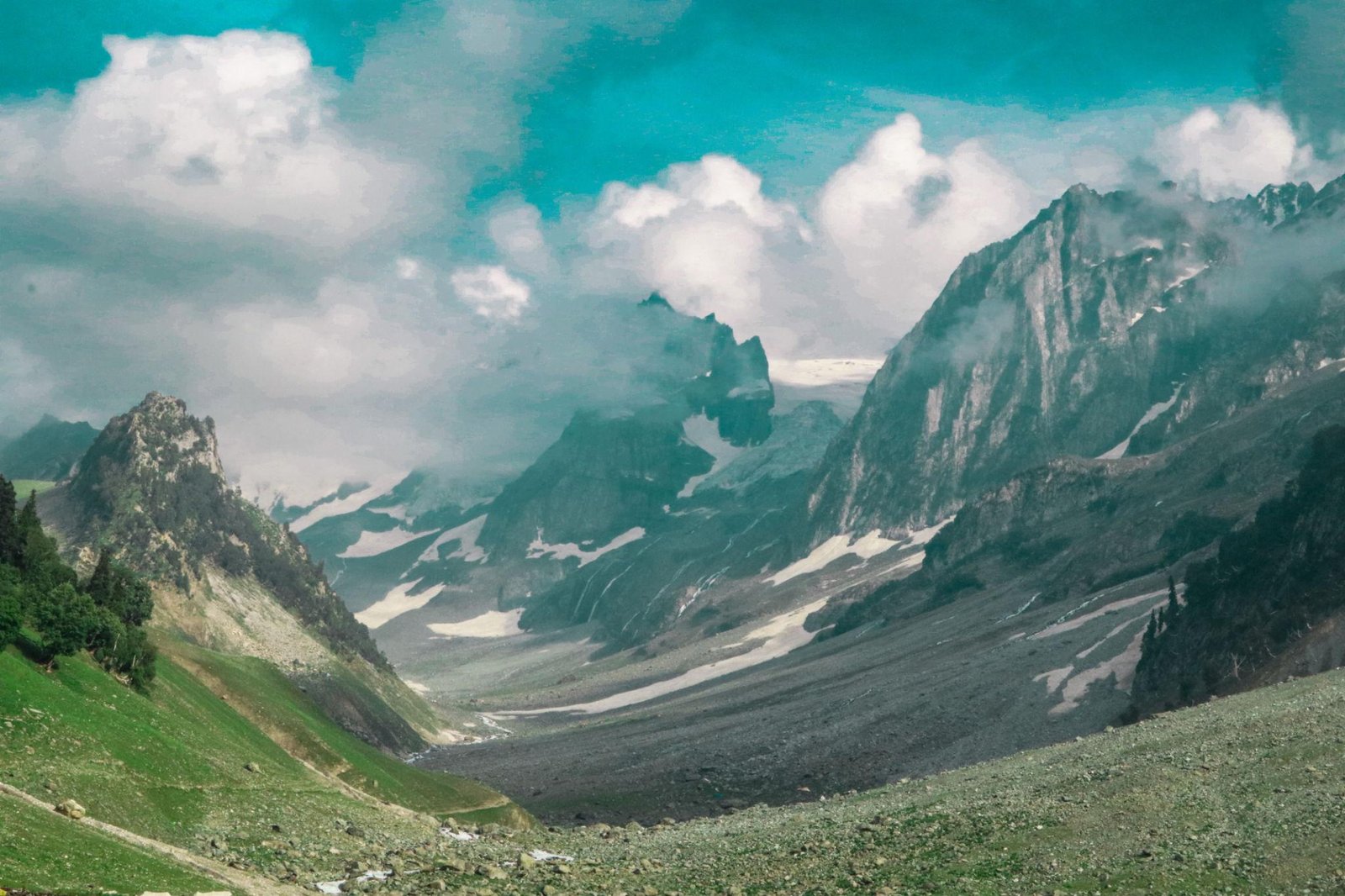 Kashmir Tour By Royal Holidays